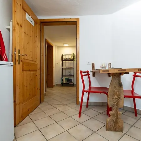 Perla Grischuna Apartment *