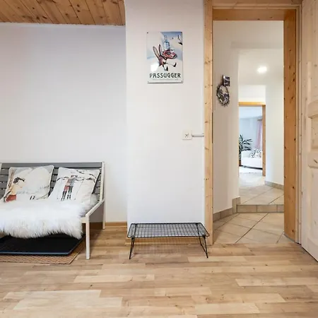 Perla Grischuna * Τσουρ