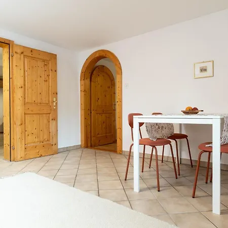 Perla Grischuna * Τσουρ